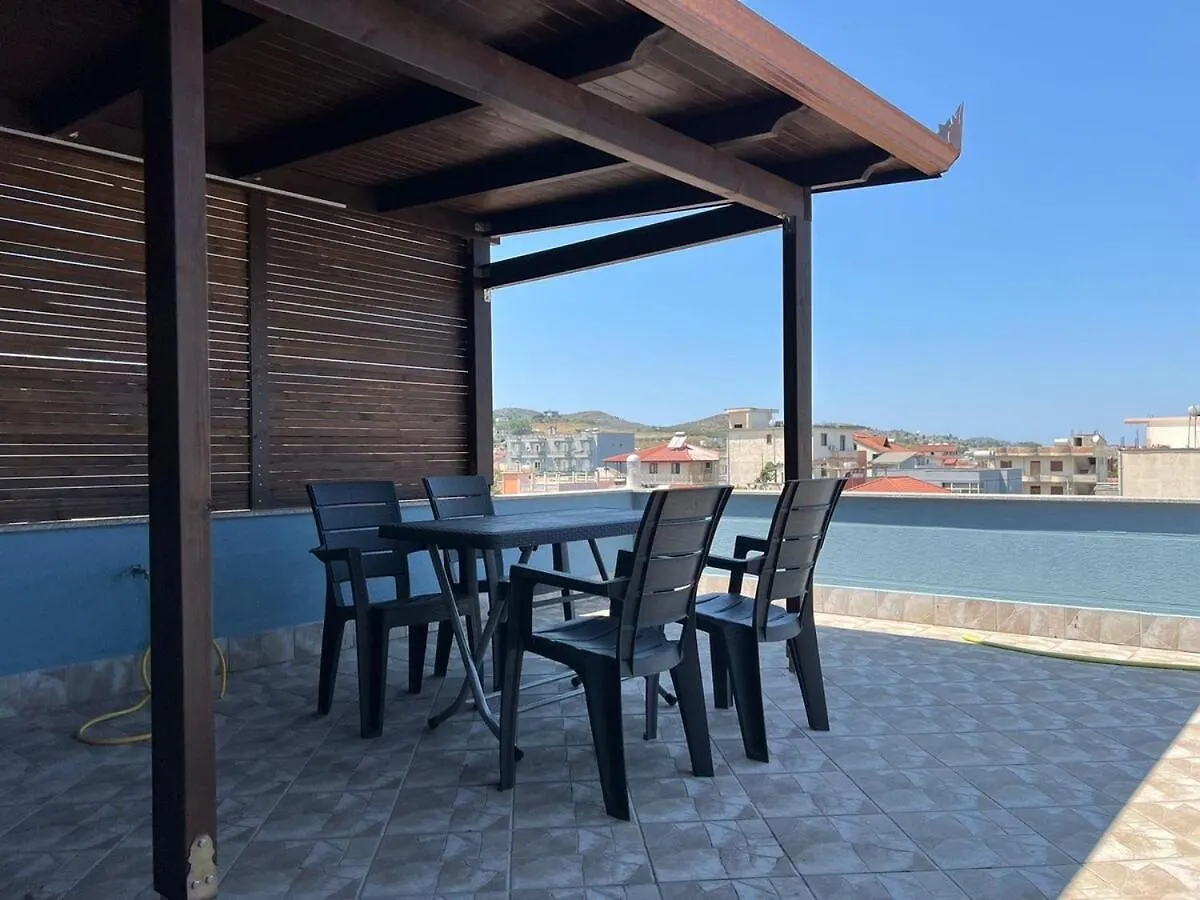 Open Balcony Apartment Durrës Albánie